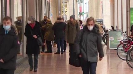 Le gouvernement allemand a décidé de renforcer le pass vaccinal en demandant à la fois un schéma vaccinal complet et un test négatif.
 (CAPTURE D'ÉCRAN FRANCE 3)