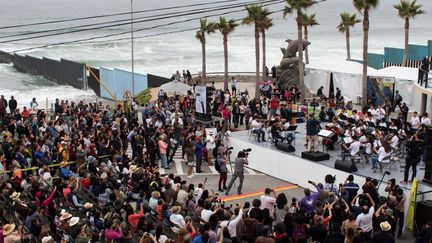 Concert à la frontière mexicaine contre le mur de Trump, juin 2017
 (GUILLERMO ARIAS / AFP)