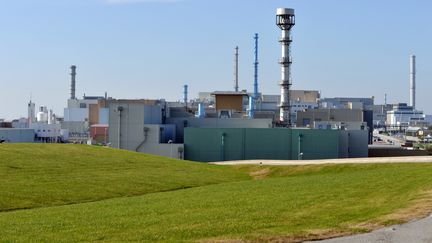 Une partie du centre de stockage de d&eacute;chets nucl&eacute;aires de la Manche, situ&eacute; &agrave; Digulleville (Manche), photographi&eacute; ici en octobre 2009. (MYCHELE DANIAU / AFP)