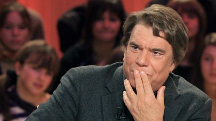 Bernard Tapie sur le plateau du "Grand Journal" de Canal+, en f&eacute;vrier 2008. (JACQUES DEMARTHON / AFP)