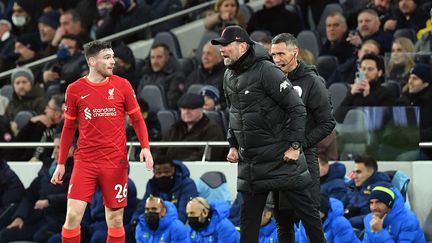 Jürgen Klopp lors de la rencontre entre Tottenham et Liverpool, le 19 décembre 2021. (JUSTIN TALLIS / AFP)