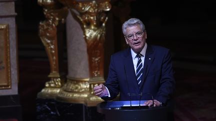 Le pr&eacute;sident allemand&nbsp;Joachim Gauck, &agrave; Berlin,&nbsp;lors d'une c&eacute;r&eacute;monie religieuse &agrave; Berlin, la veille&nbsp;des comm&eacute;morations officielles du centenaire des massacres, qui ont eu lieu entre 1915 et 1917. (TOBIAS SCHWARZ / AFP)