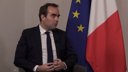 Sébastien Lecornu, ministre des Armées, était l'invité de franceinfo, mercredi 22 février 2023. (FRANCEINFO / RADIO FRANCE)