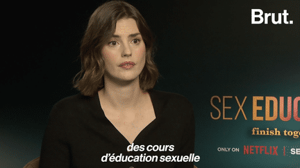 A l’occasion de la sortie de la saison 4 de la série “Sex Education” sur Netflix, Brut a discuté avec sa créatrice Laurie Nunn d’éducation sexuelle et des coulisses du tournage.