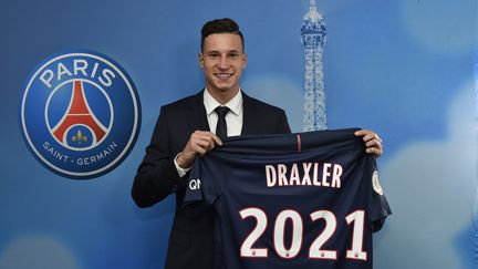 Julian Draxler, avec son maillot.