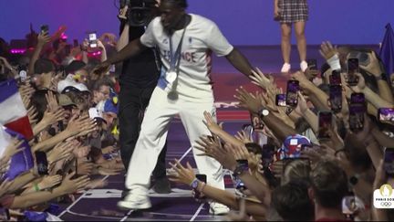 JO 2024 : le judoka français Joan-Benjamin Gaba remporte la médaille d’argent et crée la surprise (france 2)