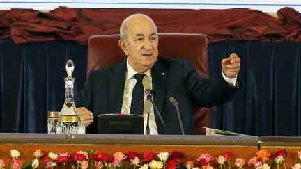 Le président algérien,&nbsp;Abdelmadjid Tebboune, à Alger, le 25 septembre 2021. (BILLAL BENSALEM / NURPHOTO / AFP)