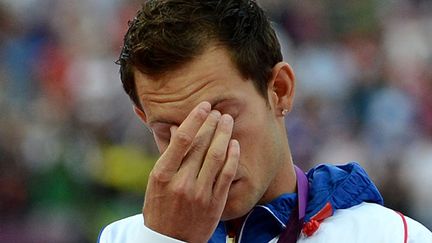 L'émotion de Renaud Lavillenie sur le podium olympique de Londres