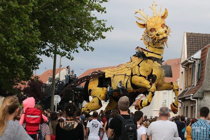  Long  Ma le dragon cheval sort de sa tani re et secoue Calais 