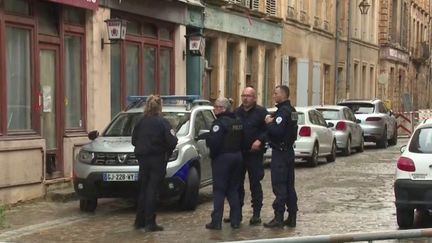 Le corps de Loana, 10 ans, a été découvert dans une cave à Sedan (Ardennes), mercredi 18 octobre. La fillette avait disparu la veille en rentrant du collège. (franceinfo)