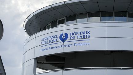 La façade de l'hôpital Georges Pompidou, le 7 juin 2023, à Paris. (MAGALI COHEN / HANS LUCAS / AFP)