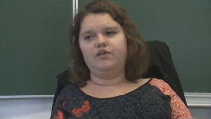 Cynthia Decloitre, 23 ans, professeure des &eacute;coles, en&nbsp;novembre 2012. (FRANCETV INFO / TÉLÉTHON)