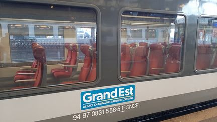 Un TER Grand-Est en gare de Strasbourg (illustration). (CORINNE FUGLER / RADIO FRANCE)