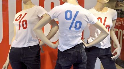 Vitrine pour les soldes d'hiver à Metz (janvier 2010) (AFP.)