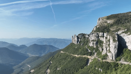 Vendredi 8 septembre, le 13 Heures en week-end vous emmène à la découverte des montagnes du Vercors, en Isère. Reportage. (France 2)