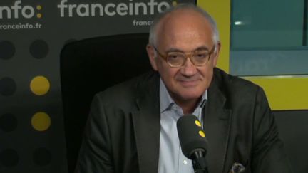 Le journaliste Marc Roche invité sur franceinfo le 14 septembre 2016. (RADIO FRANCE / CAPTURE D'ÉCRAN)