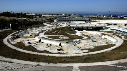 Stade olympique d&eacute;di&eacute; au kayak &agrave; Ath&egrave;nes (Gr&egrave;ce) en 2004, ici en juin 2012. (ANGELOS TZORTZINIS / AFP)