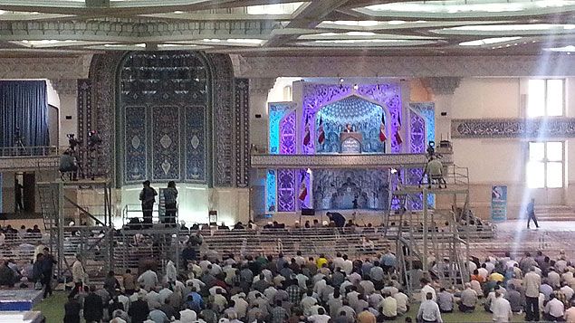 &nbsp; (Mosquée Mossala,le prêche de l'ayatolalh Seddighi © Radio France)