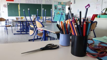 Le chef de l'État annonce le 1er septembre 2023 vouloir une formation "dès l'après-bac" pour les enseignants. (VALERIE VREL / MAXPPP)