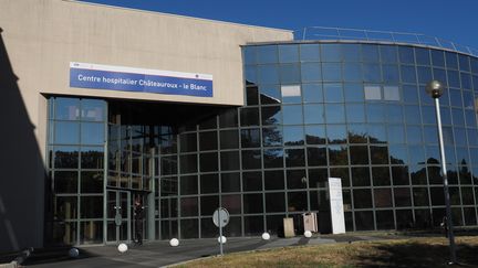 La maire du Blanc&nbsp;menace de démissionner après la remise du rapport d'audit, qui préconise la fermeture de la maternité. (GUILLAUME SOUVANT / AFP)