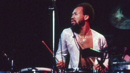 Maurice White, leader of Earth, Wind &amp; Fire au Madison Square Garden à New York en 1975
 (PHOTOSHOT/MAXPPP)