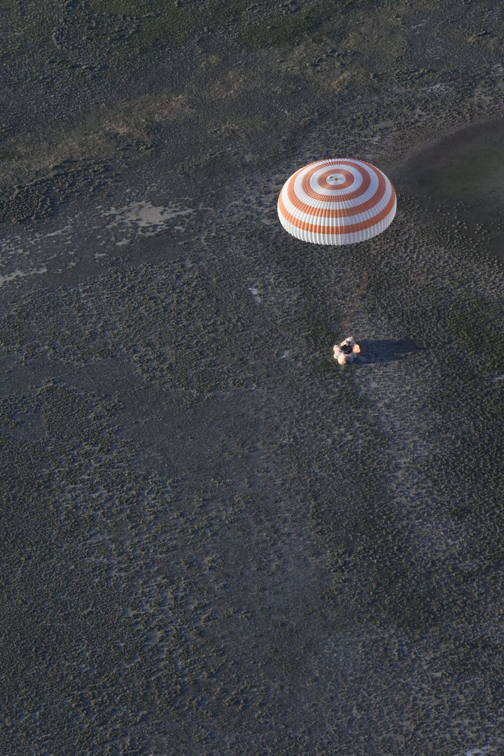 The Soyuz capsule lands in the middle of a steppe in Kazakhstan on June 2, 2017, with French astronaut Thomas Pesquet on board.  (STEPHANE CORVAJA / ESA)