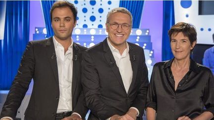 Charles Consigny, Laurent Ruquier et&nbsp;Christine Angot sur le plateau d'"On n'est pas couché". (ONPC)