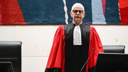 Le président du tribunal Roger Arata, lors de l'ouverture d'un procès pour meurtre à Avignon, le 19 février 2024. (CHRISTOPHE SIMON / AFP)