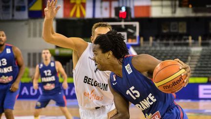 Mickaël Gelabale (France) face à Axel Hervelle (Belgique)