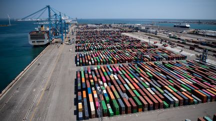 Des conteneurs dans le port de Marseille, à Fos-sur-Mer, le 23 juillet 2020.&nbsp; (CLEMENT MAHOUDEAU / AFP)