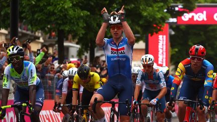 Tim Merlier à l'arrivée de la 3e étape du Giro 2024, le 6 mai. (AFP)