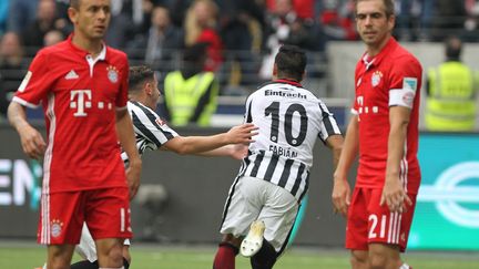 Le bayern accroché sur la pelouse de Francfort (DANIEL ROLAND / AFP)