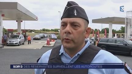 Des réservistes surveillent les autoroutes