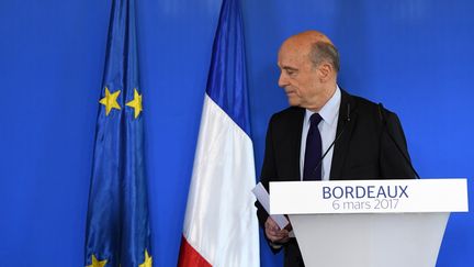 Le maire de Bordeaux, Alain Juppé, lors d'une conférence d epresse, le 6 mars 2017. (MEHDI FEDOUACH / AFP)