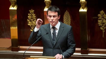 Grèce : "La France a aidé et doit continuer à aider la Grèce", affirme Valls