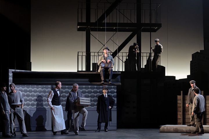 Jean-Christophe Lanièce dans "Les éclairs" de Jean Echenoz et Philippe Hersant, à l'Opéra Comique. (STEFAN BRION)