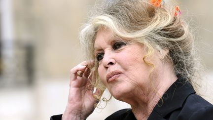 Brigitte Bardot &agrave; sa sortie du Palais de l'Elys&eacute;e, le 27 septembre 2007 &agrave; Paris (Ile-de-France). (ERIC FEFERBERG / AFP)