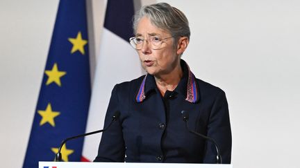 Elisabeth Borne à Chanteloup-les-Vignes, le 27 octobre 2023. (BERTRAND GUAY / AFP)