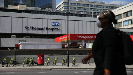 L'hôpital Saint Thomas, à Londres, où est hospitalisé Boris Johnson, mardi 7 avril 2020.&nbsp; (ISABEL INFANTES / AFP)