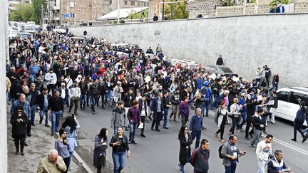 Une manifestation contre&nbsp;la nomination de l'ex-président Serge Sarkissian au poste de Premier ministre, à Erevan (Arménie), le 20 avril 2018. (ASATUR YESAYANTS / SPUTNIK / AFP)