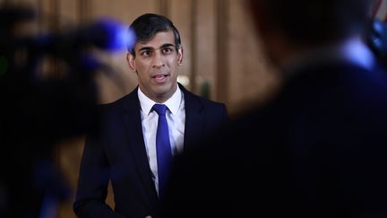 Le Premier ministre du Royaume-Uni Rishi Sunak, dans une allocution filmée à Downing Street, à Londres, le 14 avril 2024. (BENJAMIN CREMEL/AP/SIPA)