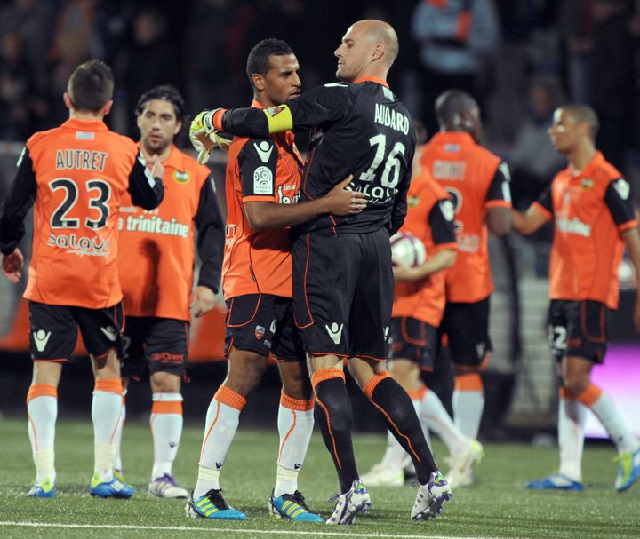 La joie des joueurs lorientais apr&egrave;s leur victoire sur Ajaccio, le 6 novembre 2011, lors de la 13e journ&eacute;e de L1. (Franck Perry / AFP)