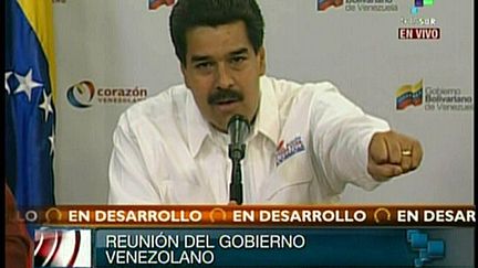 Le vice-pr&eacute;sident v&eacute;n&eacute;zu&eacute;lien Nicolas Maduro lors d'un Conseil des ministres extraordinaire, retransmis &agrave; la t&eacute;l&eacute;vision nationale, le 5 mars 2013. (TELESUR / AFP)