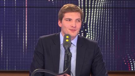 Le député LR Robin Reda invité de franceinfo mardi 22 janvier.&nbsp; (FRANCEINFO / RADIOFRANCE)