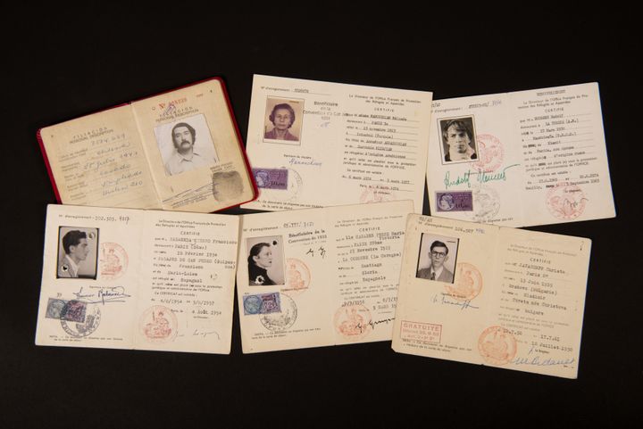 Passeports français de personnalités réfugiées comme Rudolf Noureev, Maria Casarès ou Mélinée Manouchian. (ARCHIVE OFPRA / MNHN / J.-C. DOMENECH)