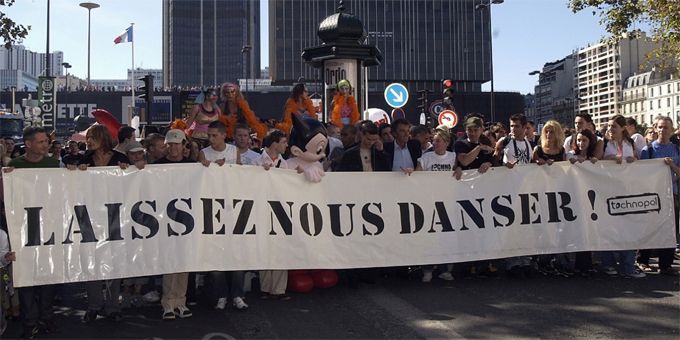 &quot;Laissez nous danser !&quot; : le message premier de Technopol.
 (Technopol)