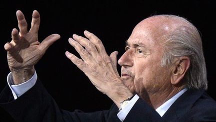 &nbsp; (Au lendemain de sa réélection à la tête de la Fifa, Sepp Blatter règle ses comptes avec l'UEFA et les Etats-Unis © MaxPPP)