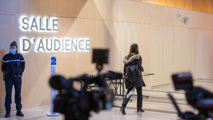 L'entrée de la salle d'audience du palais de justice de Paris où se tient le procès des attentats du 13 novembre 2015, le 9 février 2022. (MAXPPP)