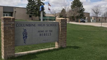 L'entrée de l'établissement scolaire de Columbine High School (État-Unis), le 17 avril 2019. (XINHUA / XINHUA)