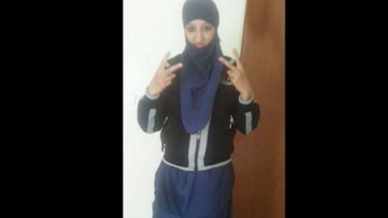 Comment Hasna Ait Boulahcen Est Passee D Adolescente Deluree A Jihadiste Acharnee